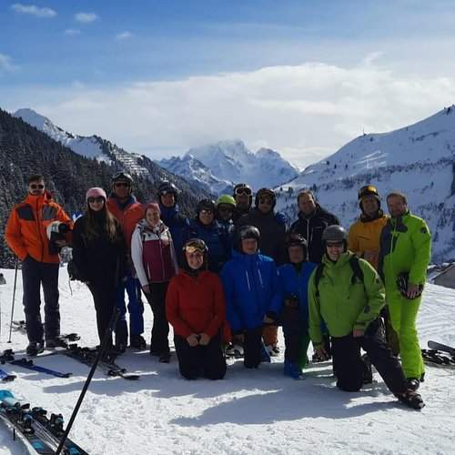 Wir waren heute gemeinsam bei unserer jährlichen Skiausfahrt in Damüls☀️❄️⛷️ #firmengruppeburk #burkhaustechnik...